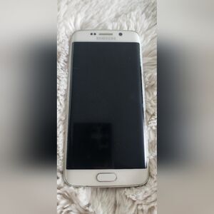 Samsung Galaxy S6 Edge Smartphone - White Like New Box And Earphones
